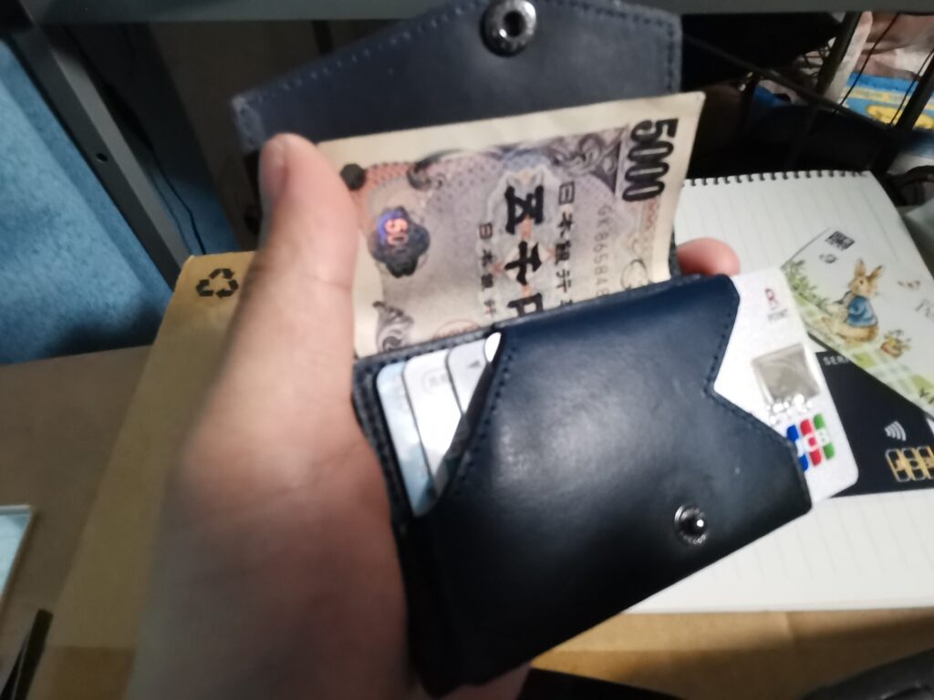 小さい財布　１